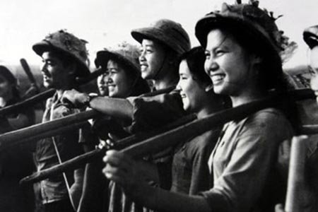 Cô gái mở đường